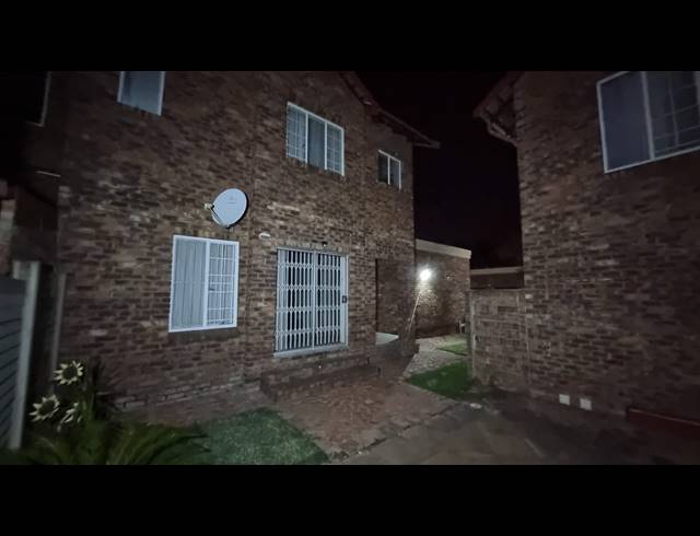 2 BEDROOM DUPLEX FOR SALE IN CLAREMONT